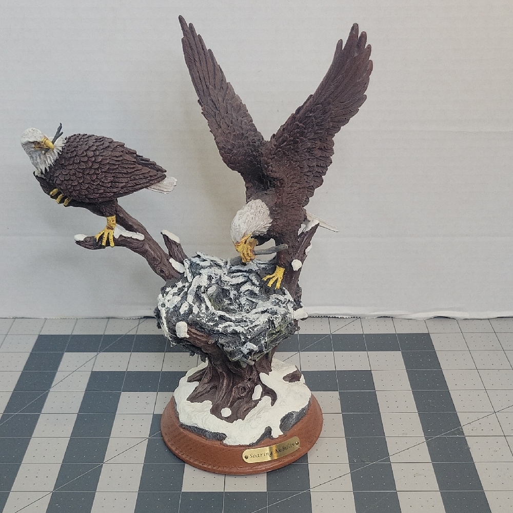 Bradford Exchange‎ Soaring Nobility Bald Eagle Figurine Wildlife Sculpture